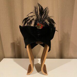 Vintage Arden Black Velvet Hat with Feathers – Elegant Statement Piece‎